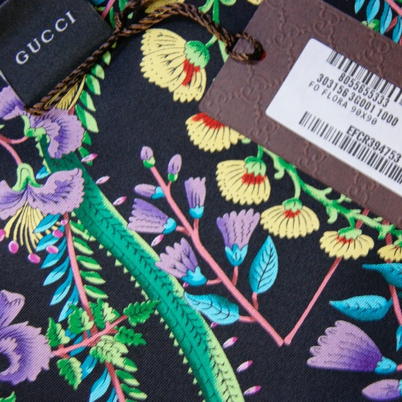 New Authentic Gucci Scarf Black Green Multicolor Flora Silk Wrap Gucci Gift Box - Picture 7 of 13